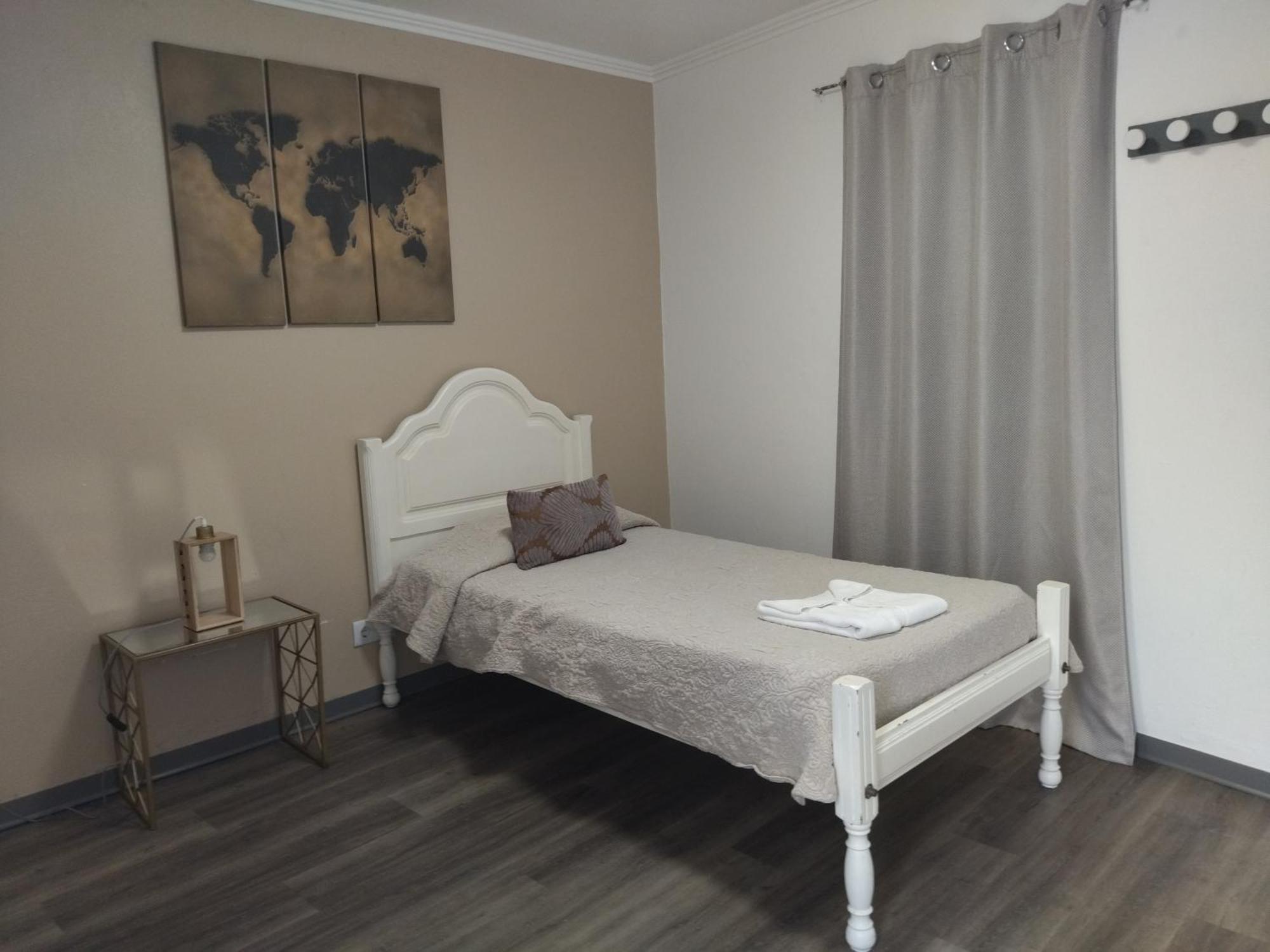 Casa De Hospedes Isaias أنغرا دو إِراويزو المظهر الخارجي الصورة