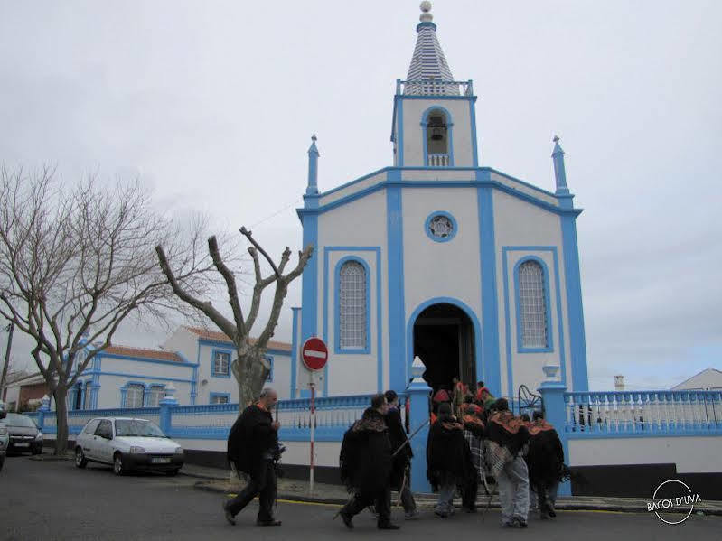 Casa De Hospedes Isaias أنغرا دو إِراويزو المظهر الخارجي الصورة